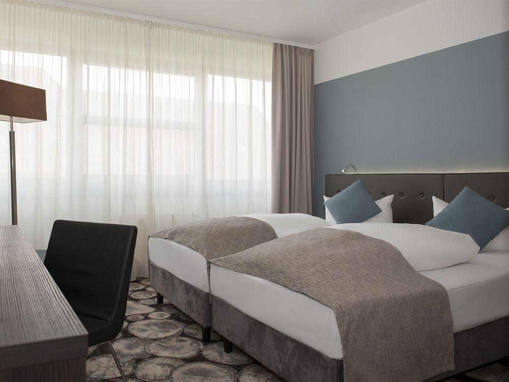Victor'S Residenz-Hotel Berlin Tegel Экстерьер фото