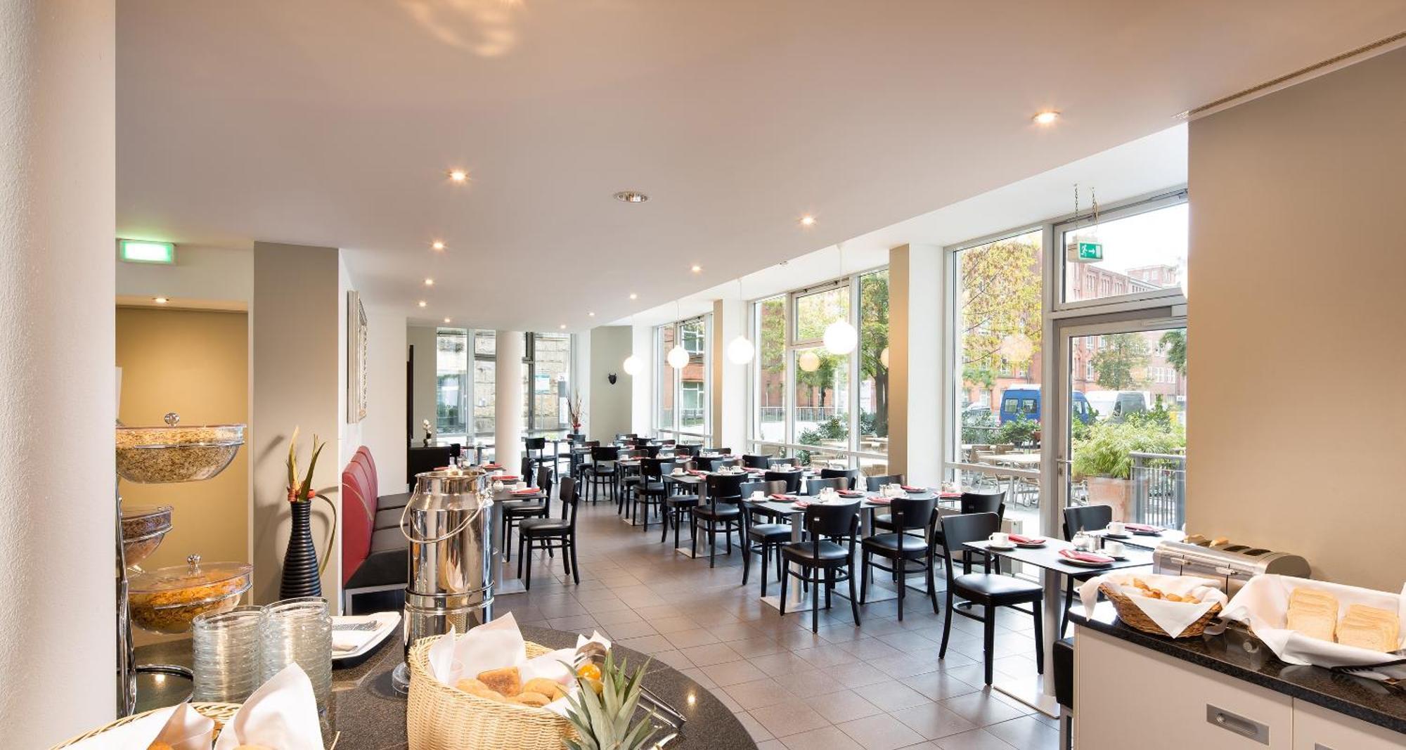 Victor'S Residenz-Hotel Berlin Tegel Экстерьер фото