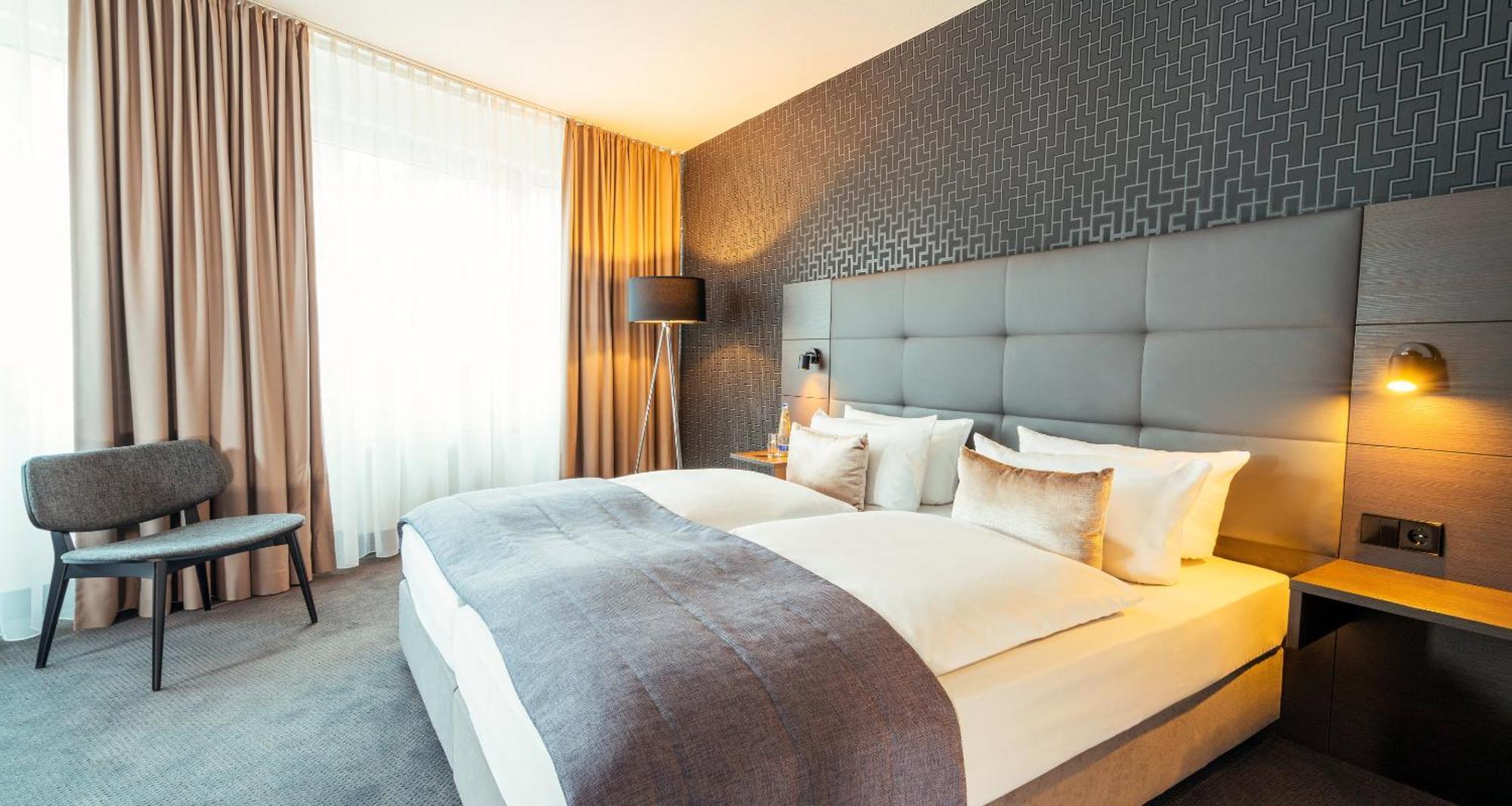 Victor'S Residenz-Hotel Berlin Tegel Экстерьер фото