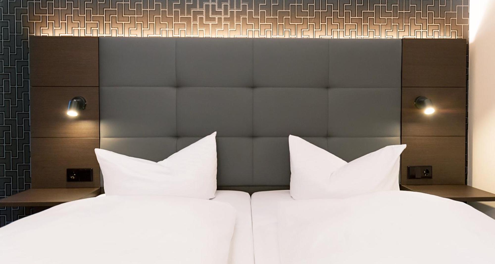 Victor'S Residenz-Hotel Berlin Tegel Экстерьер фото