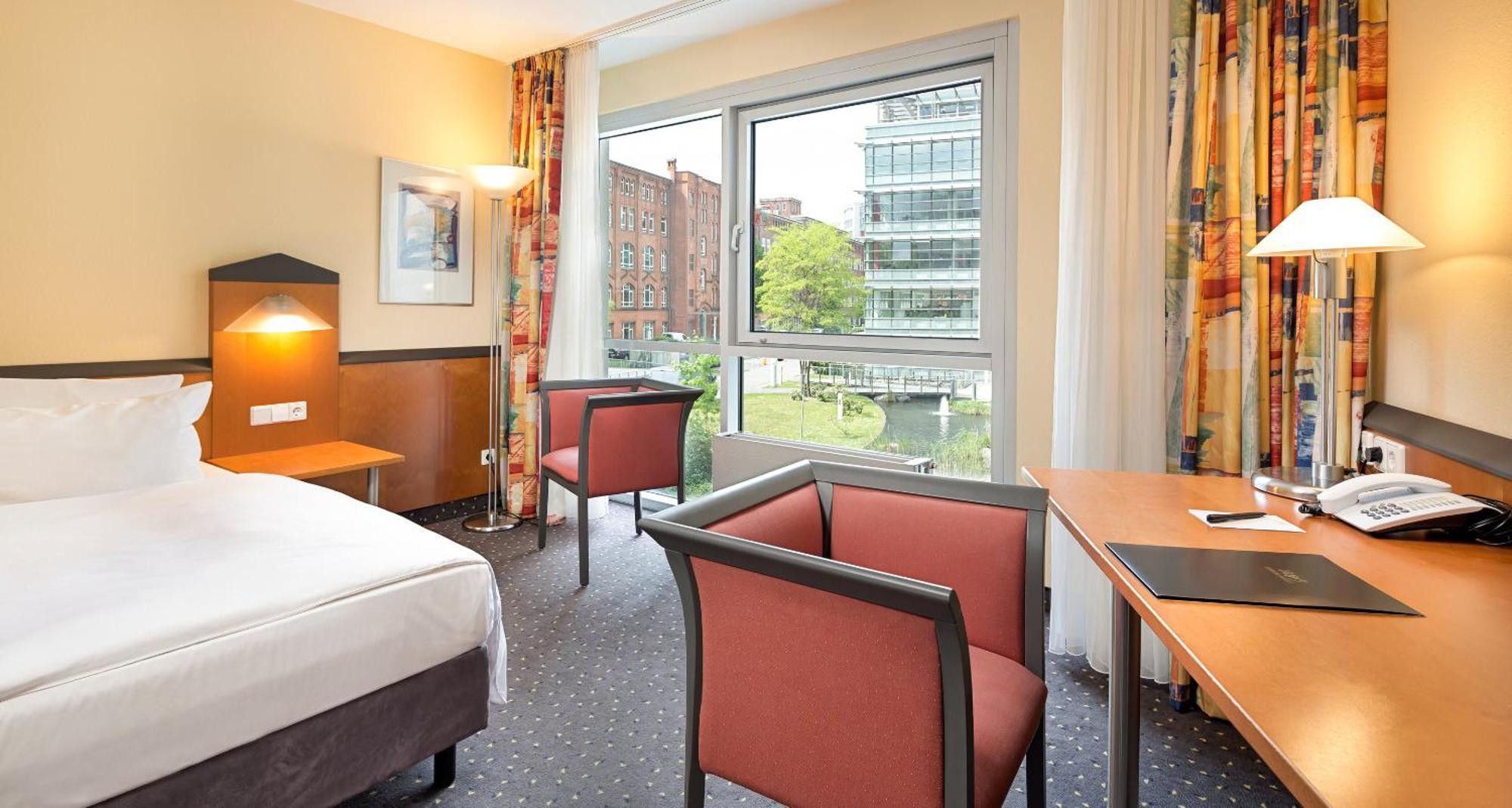 Victor'S Residenz-Hotel Berlin Tegel Экстерьер фото