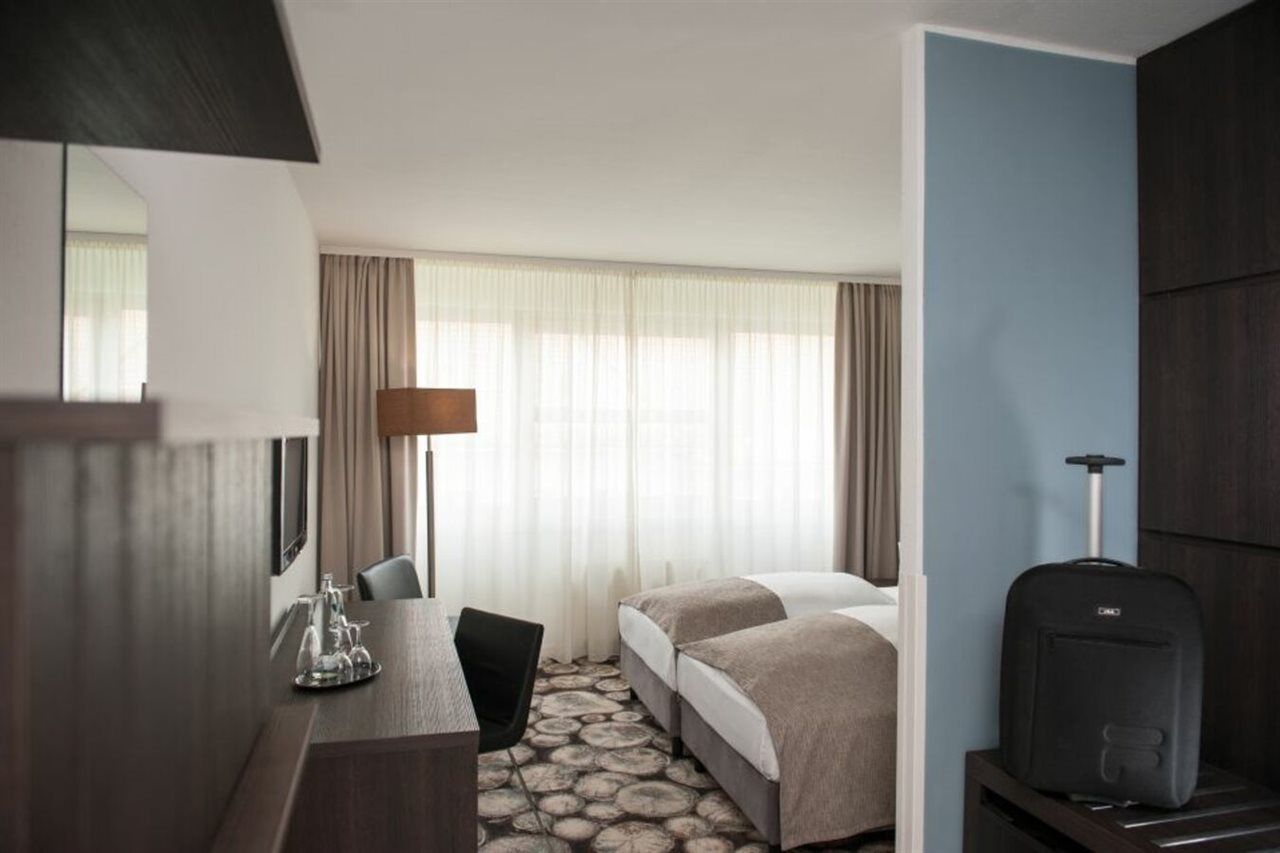 Victor'S Residenz-Hotel Berlin Tegel Экстерьер фото
